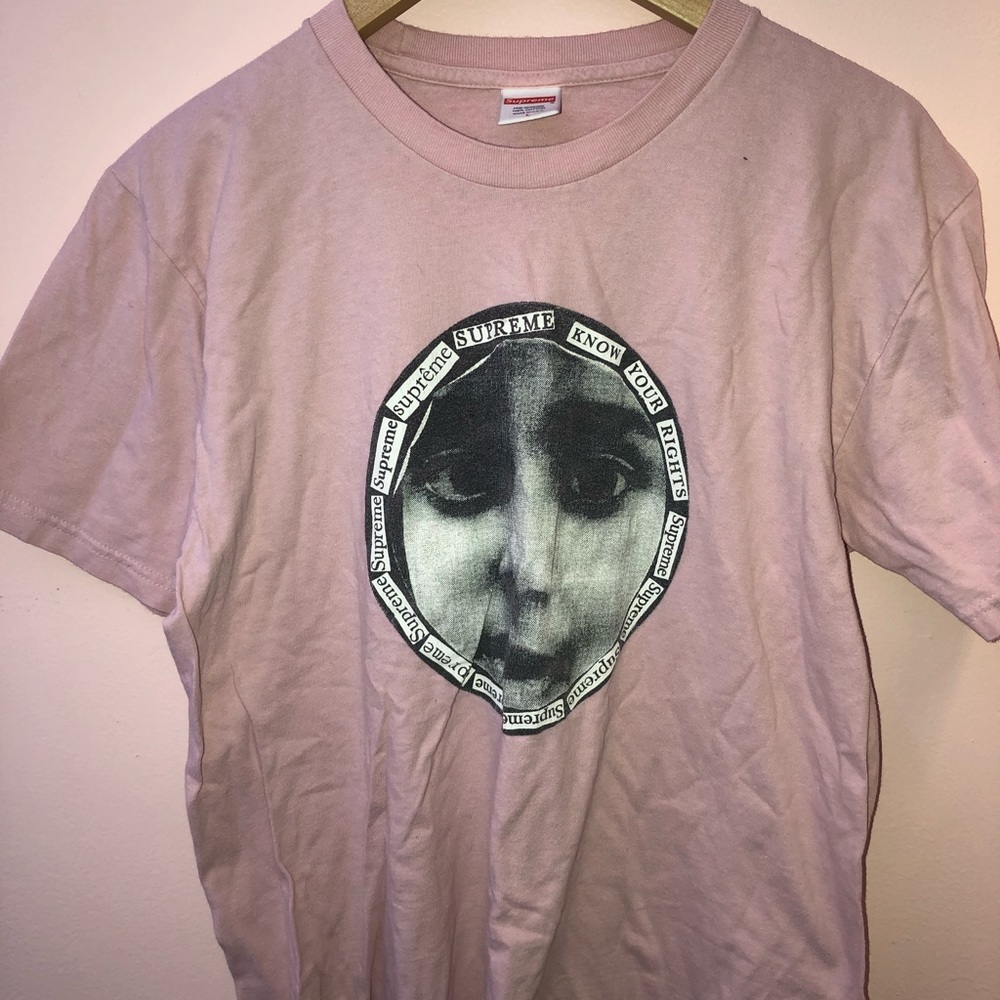 SUPREME TEE